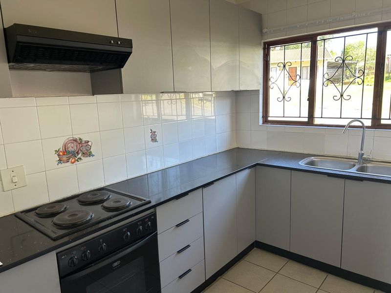 Scottsville Ext. Simplex to Let - Photo 5