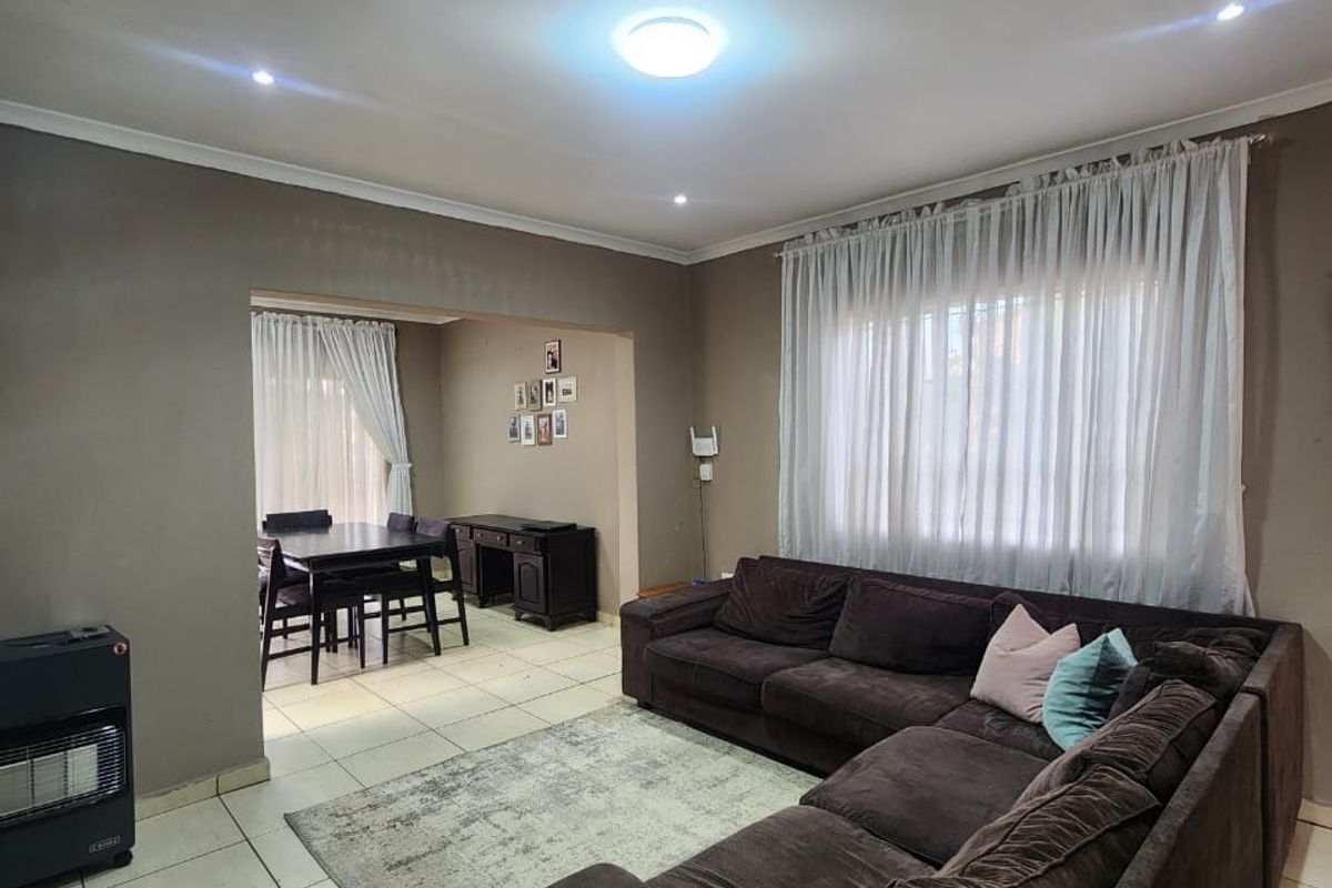 Northdale 4 bedroom house to Let - Photo 2