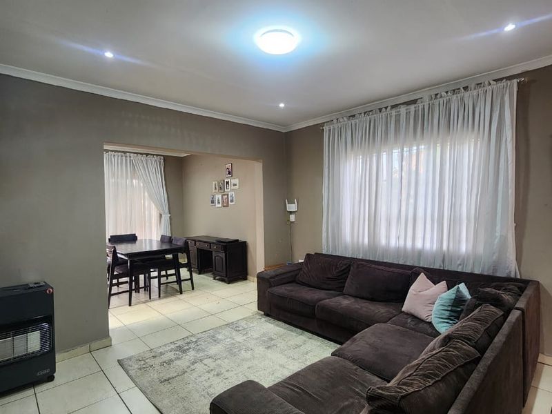 Northdale 4 bedroom house to Let - Photo 2