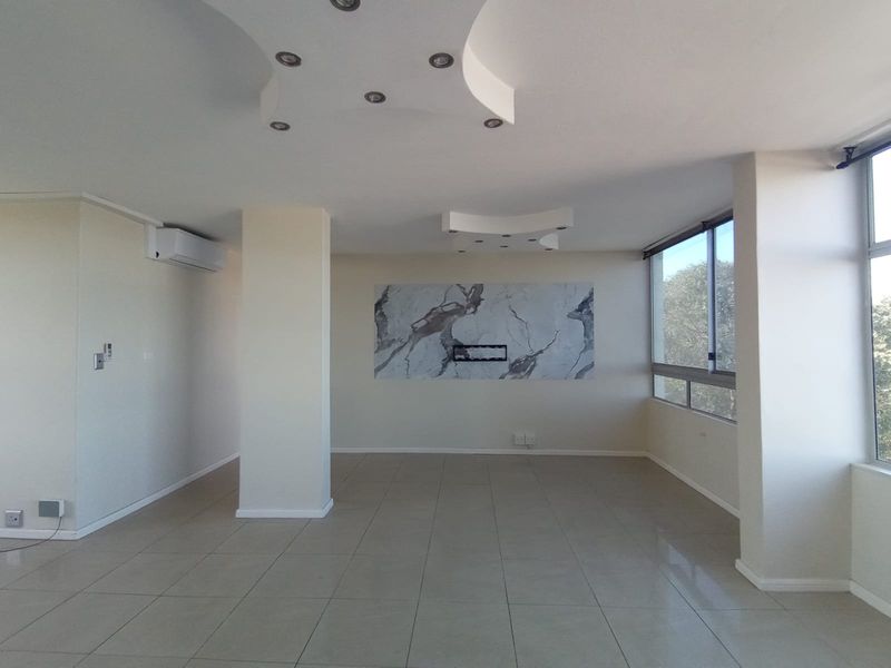 3 Beds with 2 Parking Morningside - Photo 2