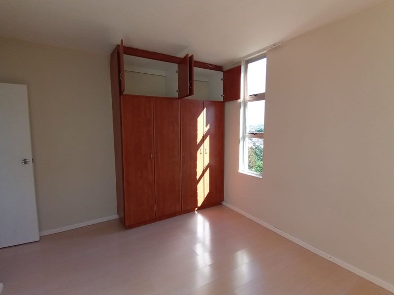 3 Beds with 2 Parking Morningside - Photo 10