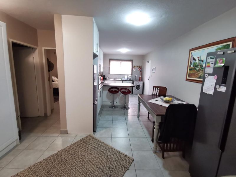 Priced to Sell - Modern Apartment with Entertainer Patio - Photo 2