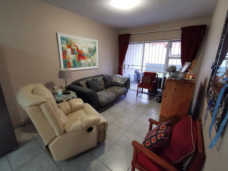 Priced to Sell - Modern Apartment with Entertainer Patio - Photo 8