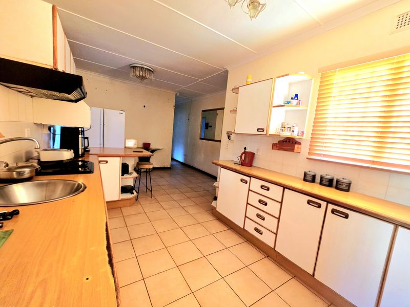 Spacious Family Home with Income-Generating Potential in Empangeni - Photo 4