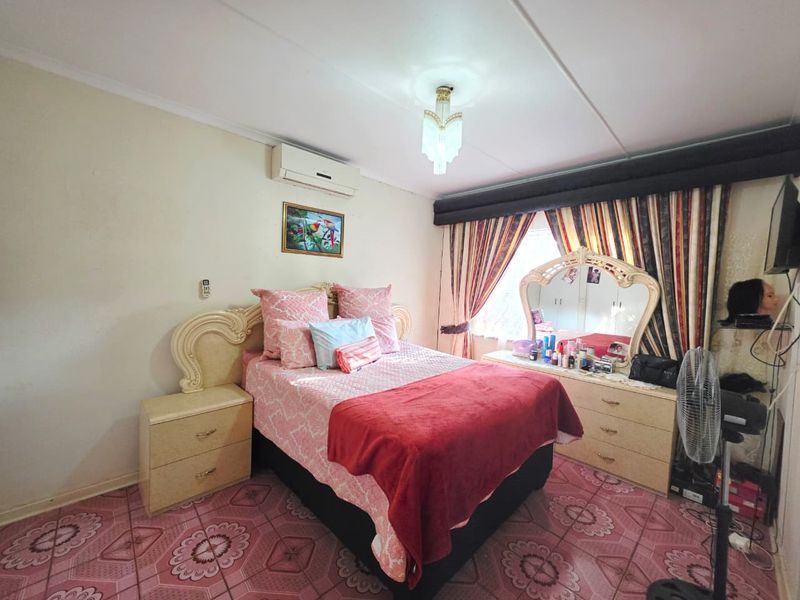 Spacious Family Home with Income-Generating Potential in Empangeni - Photo 6