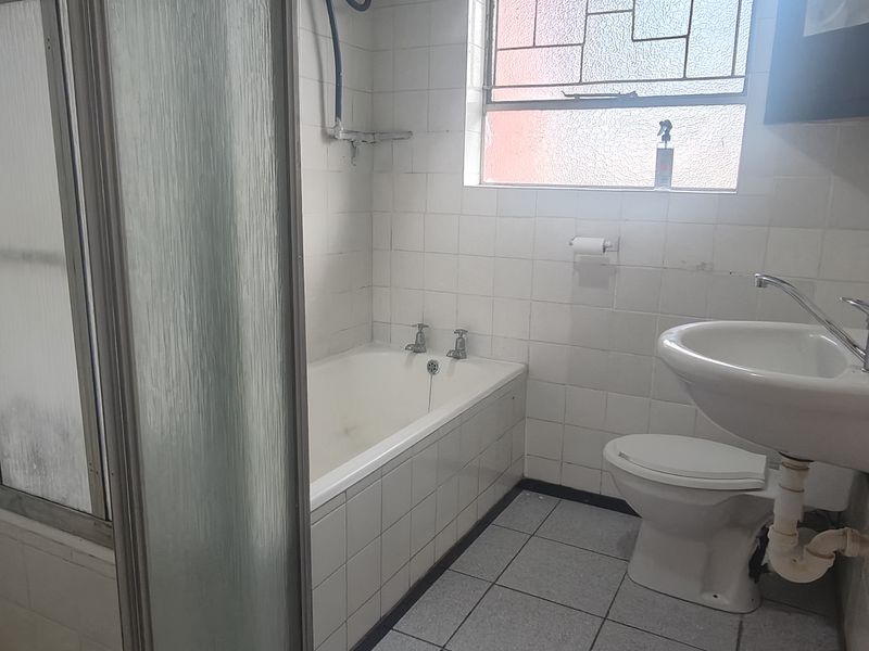 Three bedroom detached home in Van Der Stel, Gqeberha—perfect for families seeking comfort! - Photo 10