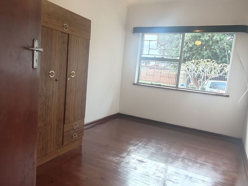 Three bedroom detached home in Van Der Stel, Gqeberha—perfect for families seeking comfort! - Photo 5