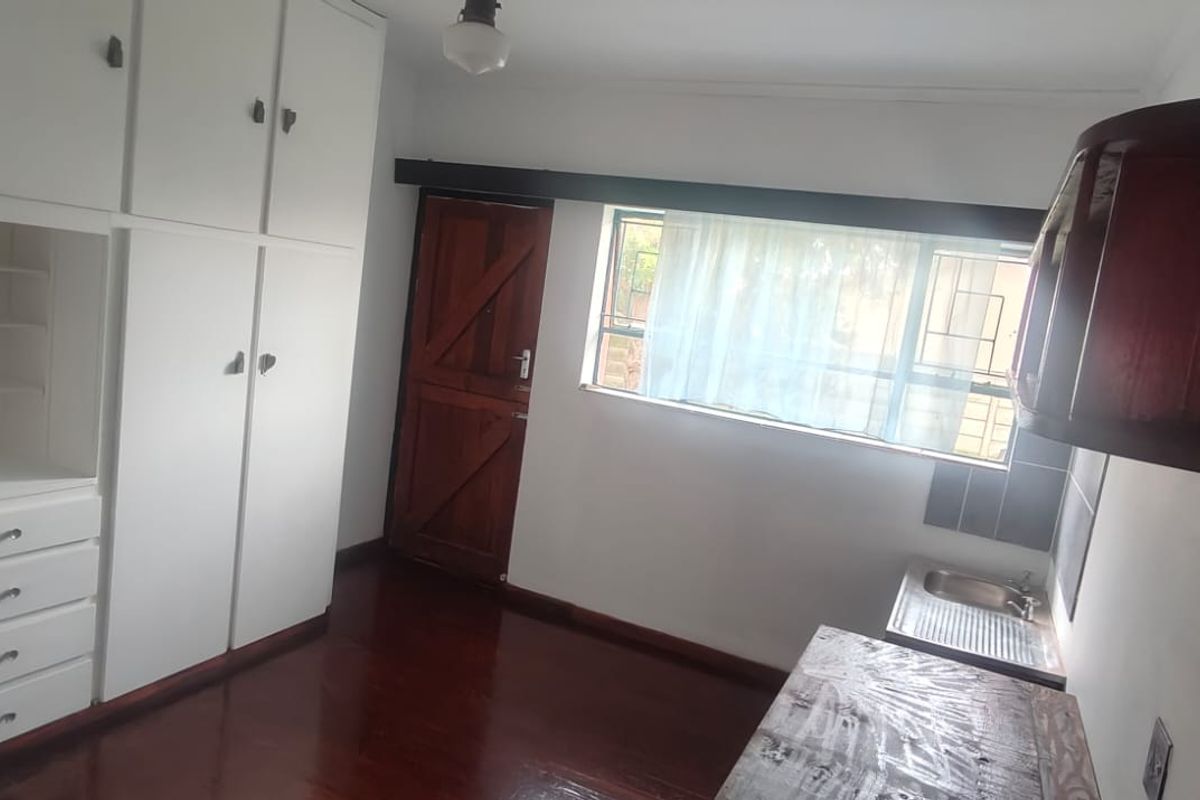 Three bedroom detached home in Van Der Stel, Gqeberha—perfect for families seeking comfort! - Photo 4