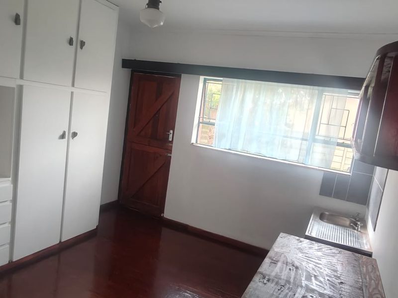 Three bedroom detached home in Van Der Stel, Gqeberha—perfect for families seeking comfort! - Photo 4