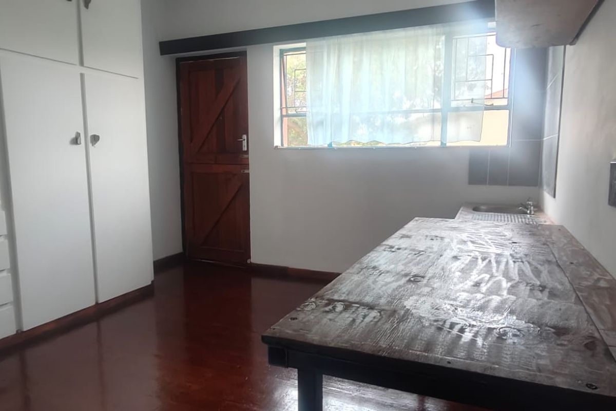 Three bedroom detached home in Van Der Stel, Gqeberha—perfect for families seeking comfort! - Photo 5