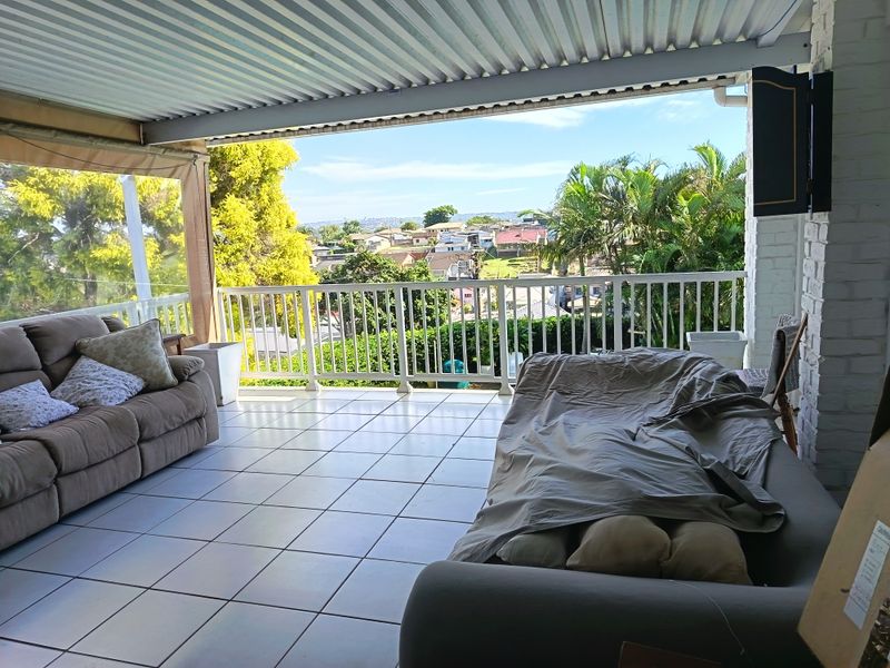 A SOLID FAMILY HOME IN A GREAT NEIGHBORHOOD - Photo 3