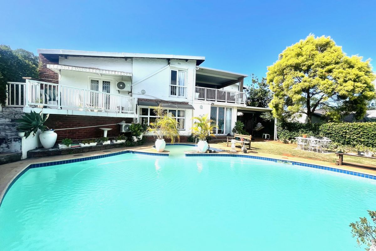 A SOLID FAMILY HOME IN A GREAT NEIGHBORHOOD - Photo 2