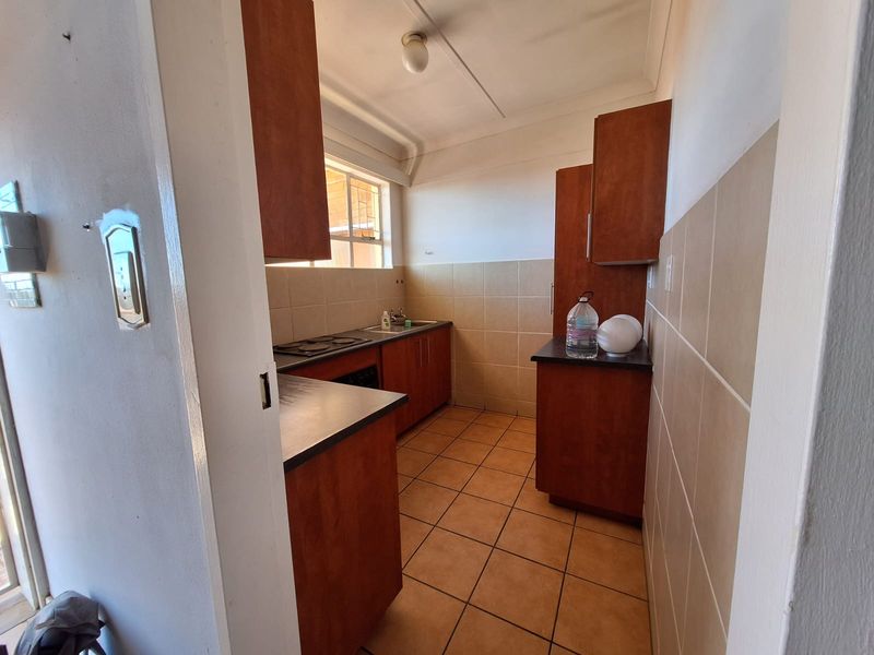 Clean Lines, Good Light, Easy Living - Photo 8