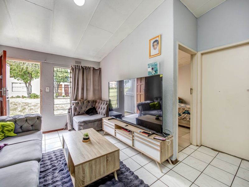 2 Bed 1 Bath - Photo 5