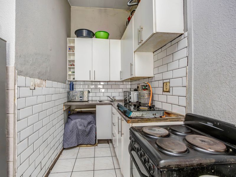 2 Bed 1 Bath - Photo 4