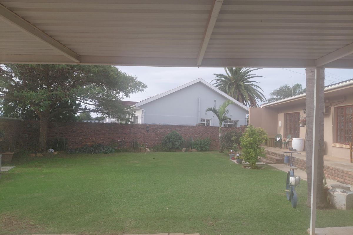 Family Home in Quiet Bothasrus, Despatch - Photo 5