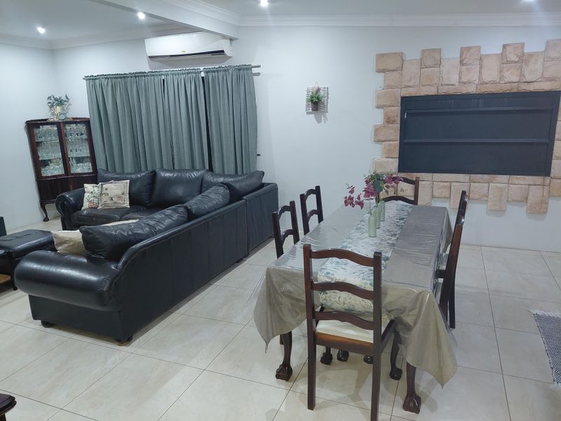 Family Home in Quiet Bothasrus, Despatch - Photo 8