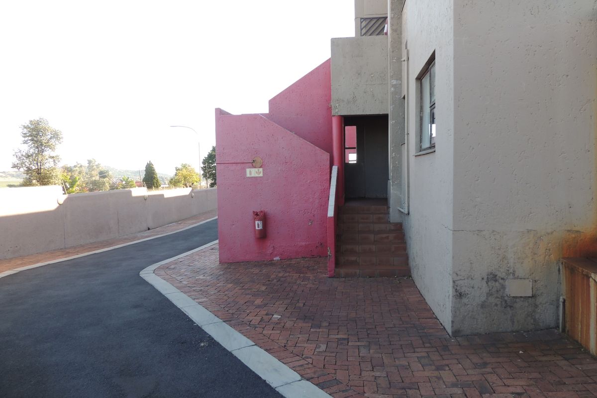 Effortless Living Starts Here — Secure Apartment with Lifestyle Appeal - Photo 3