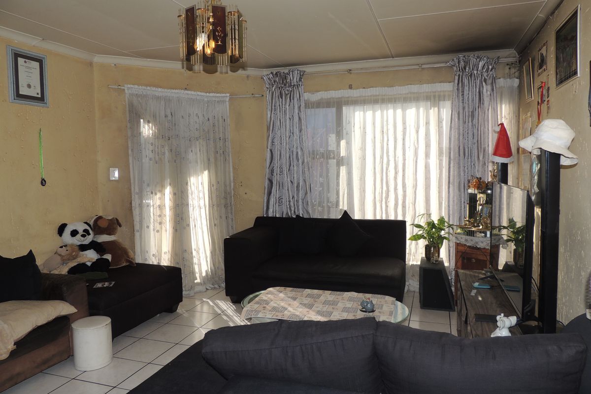 Effortless Living Starts Here — Secure Apartment with Lifestyle Appeal - Photo 5