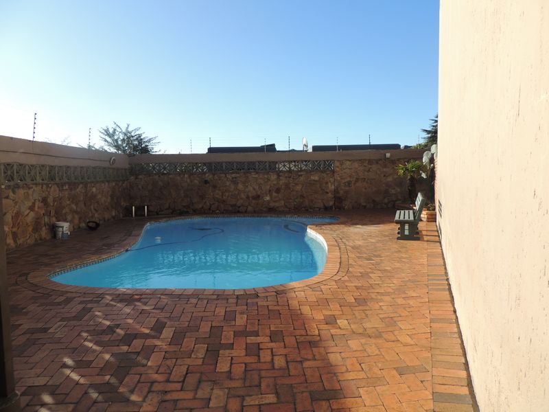 Effortless Living Starts Here — Secure Apartment with Lifestyle Appeal - Photo 2
