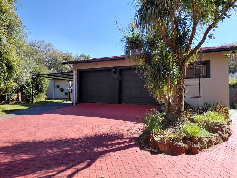 Beautiful, maintained family home for sale in prime loction - Photo 1
