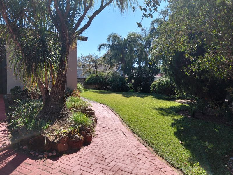 Beautiful, maintained family home for sale in prime loction - Photo 3