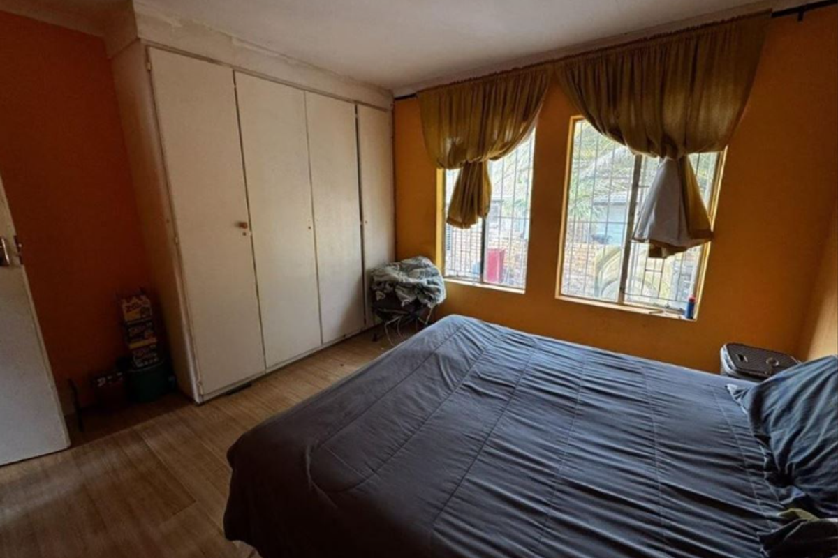 Neat Townhouse for sale, perfect for family livivng - Photo 4