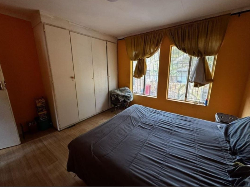 Neat Townhouse for sale, perfect for family livivng - Photo 4