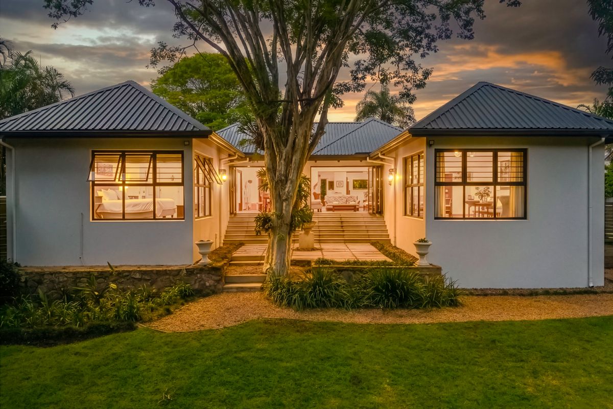 Expansive 5 Bedroom Family Estate Offering Single Level Accessibility and Income Potential. - Photo 2