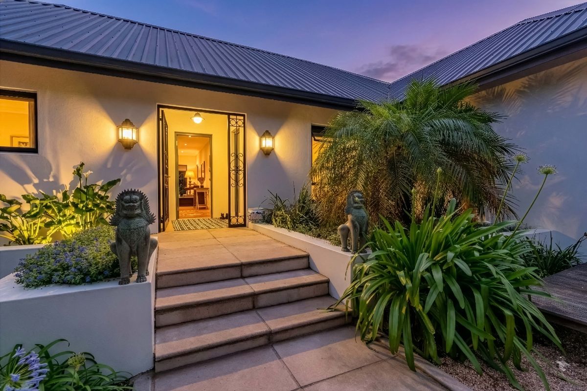 Exceptional 5-Bedroom Family Estate with Flatlet, Backup Power & Outstanding Security - Photo 2