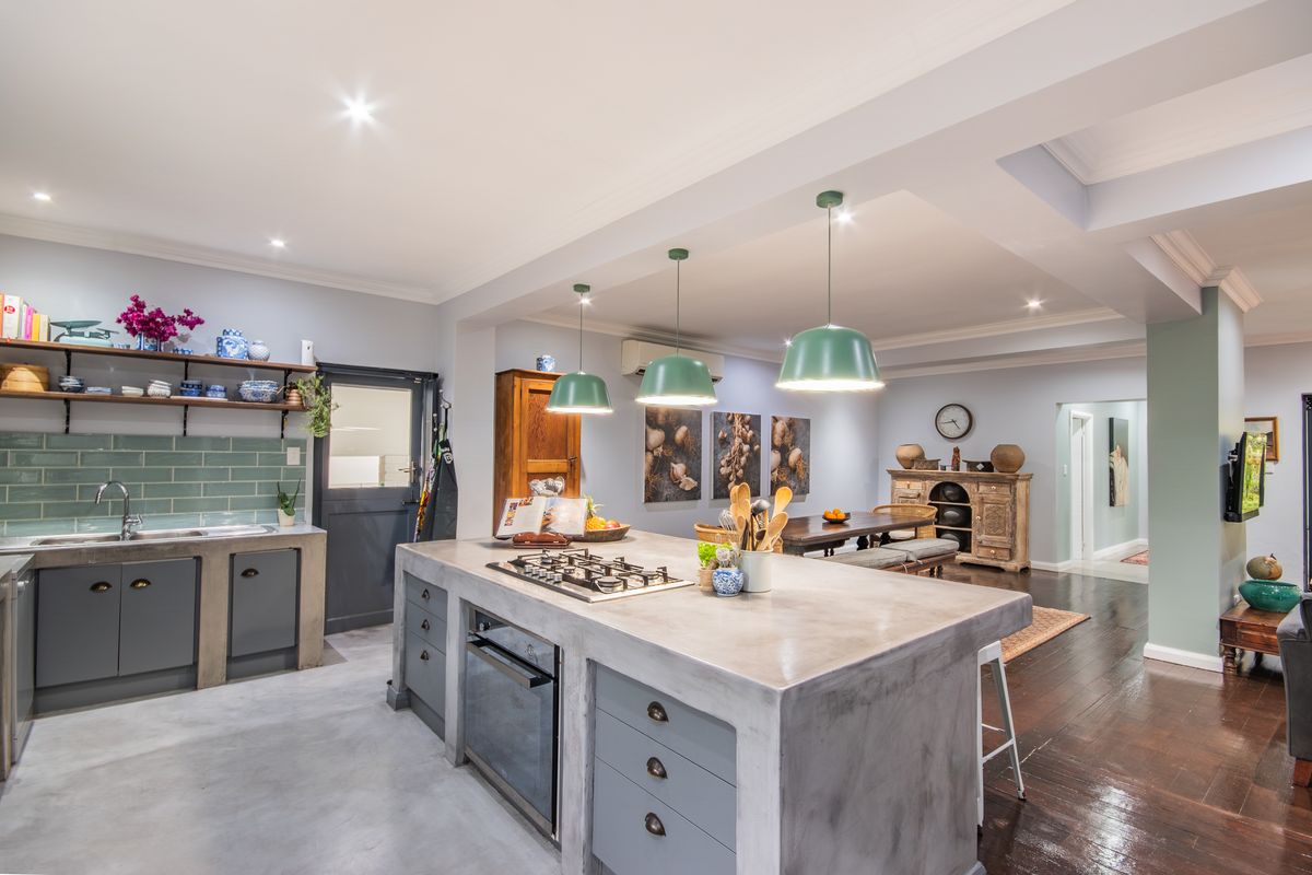 Exceptional 5-Bedroom Family Estate with Flatlet, Backup Power & Outstanding Security - Photo 5