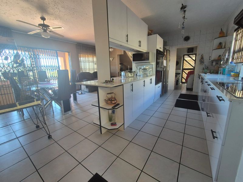 Luxury Living in One of Bassonia’s Finest Locations - Photo 5