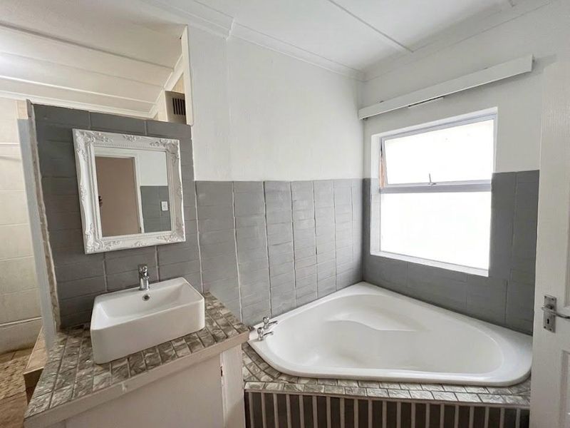 Good Living, Great Investment in Quigney - Photo 9