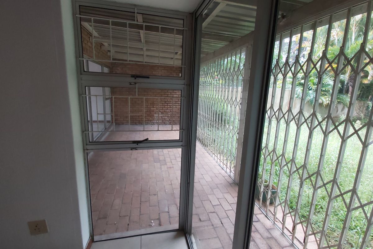 Oak Park Townhouse To Let - Photo 4