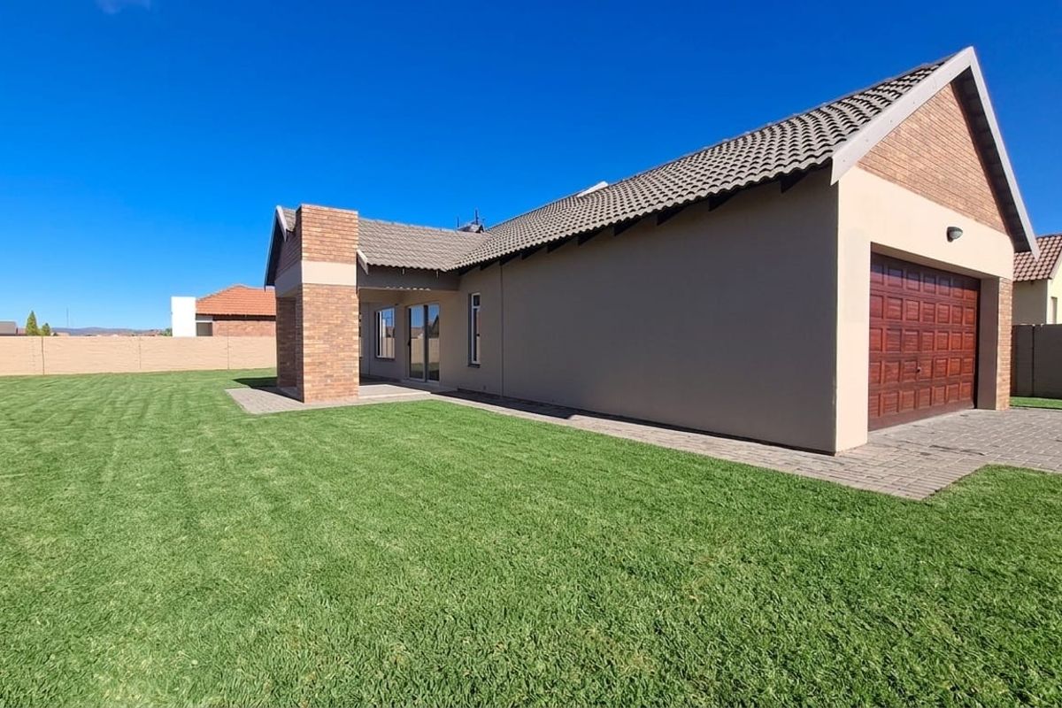 Marketing heading - The Ultimate Lifestyle At Waterkloof Hills Estate - Photo 2