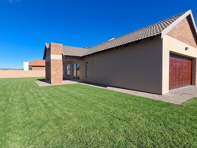 Marketing heading - The Ultimate Lifestyle At Waterkloof Hills Estate - Photo 2