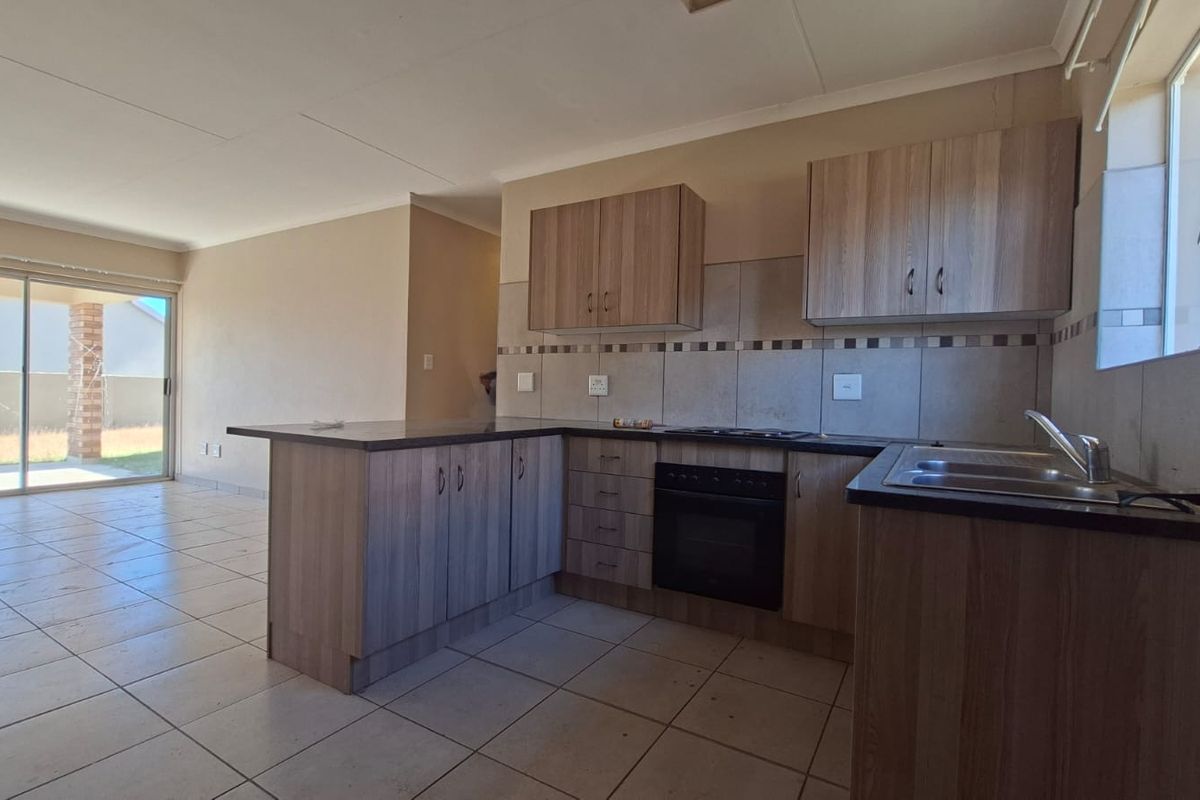 Marketing heading - The Ultimate Lifestyle At Waterkloof Hills Estate - Photo 3