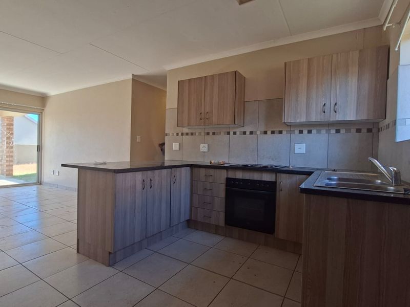 Marketing heading - The Ultimate Lifestyle At Waterkloof Hills Estate - Photo 3