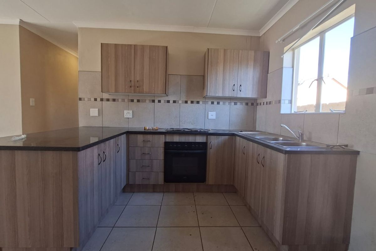 Marketing heading - The Ultimate Lifestyle At Waterkloof Hills Estate - Photo 4