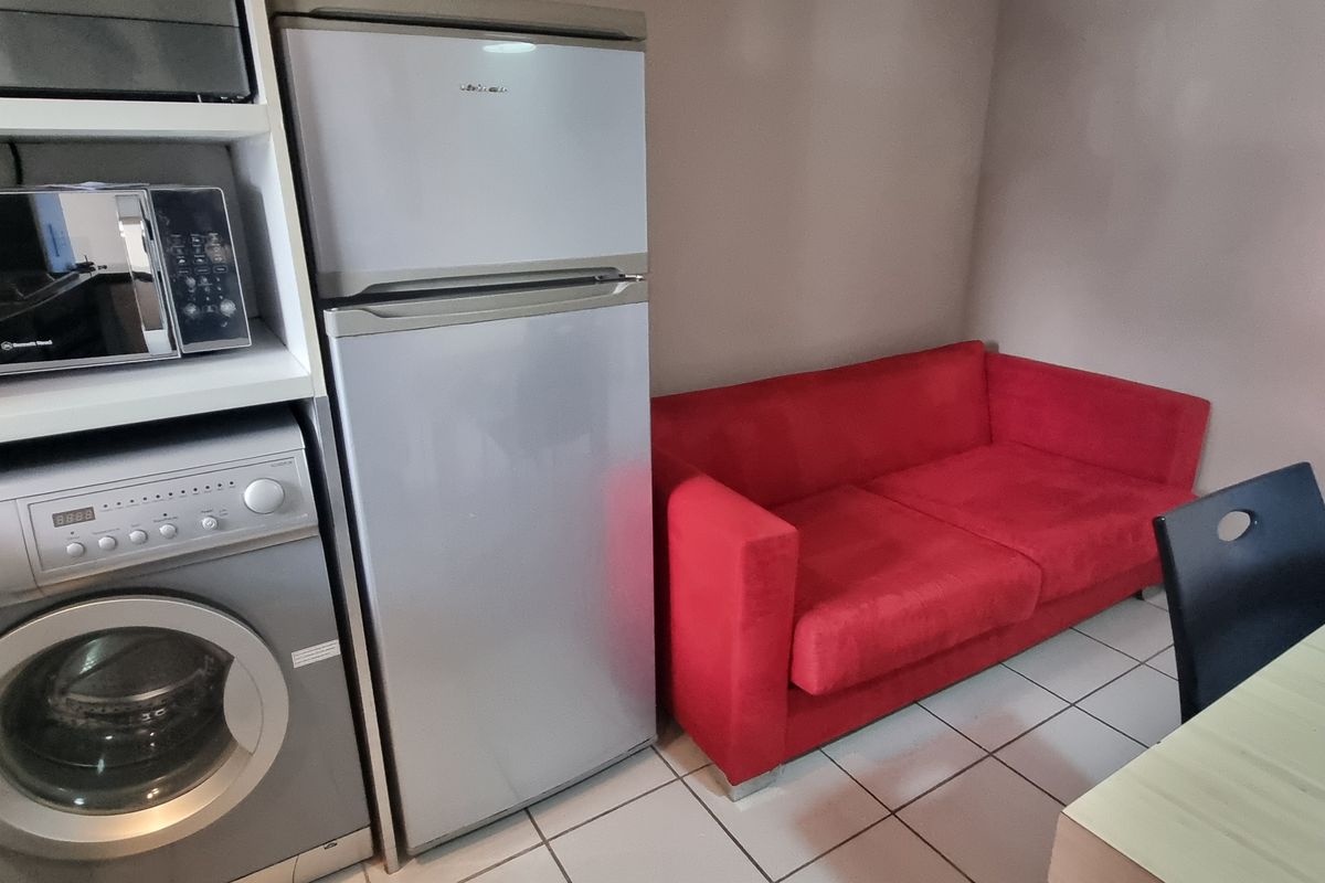 De Lux is describing this lovely unit - Photo 5