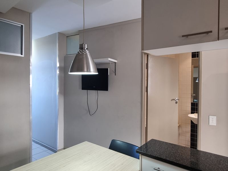 De Lux is describing this lovely unit - Photo 4