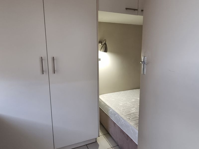 De Lux is describing this lovely unit - Photo 9