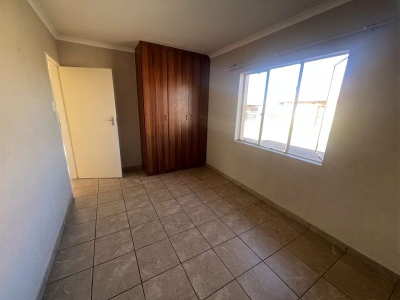 Marketing heading- Your Modern Sanctuary in Waterkloof Hills Estate - Photo 10