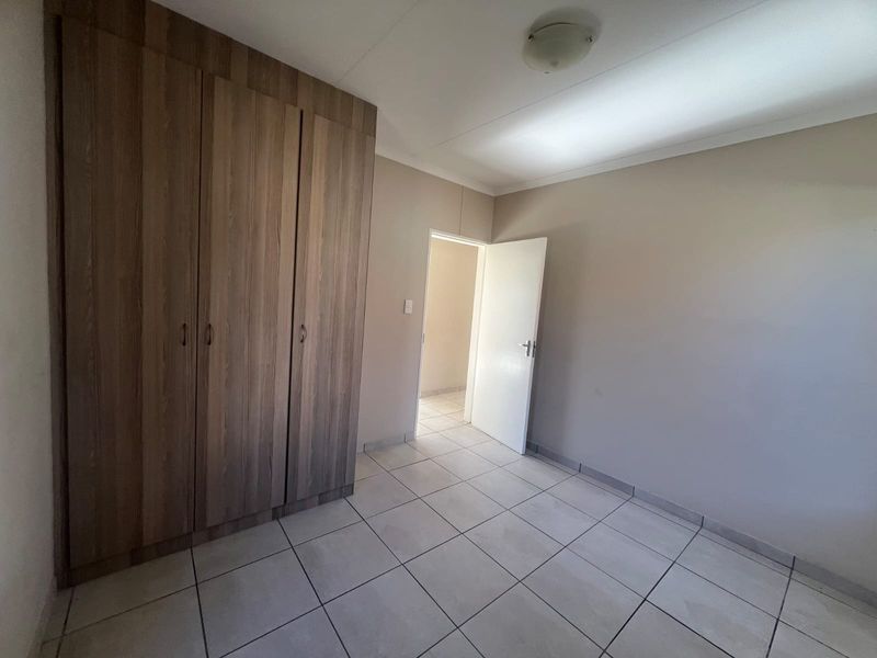 Modern family living at Waterkloof Hills Estate - Photo 9