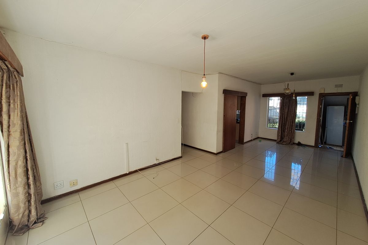 Spacious Ground Floor Living with Private Garden Appeal - Photo 5
