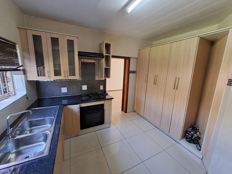Spacious Ground Floor Living with Private Garden Appeal - Photo 8