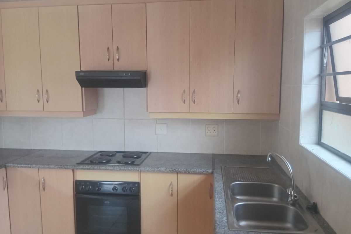 Spacious 3-Bedroom Townhouse in Secure Amalinda Complex - Photo 5