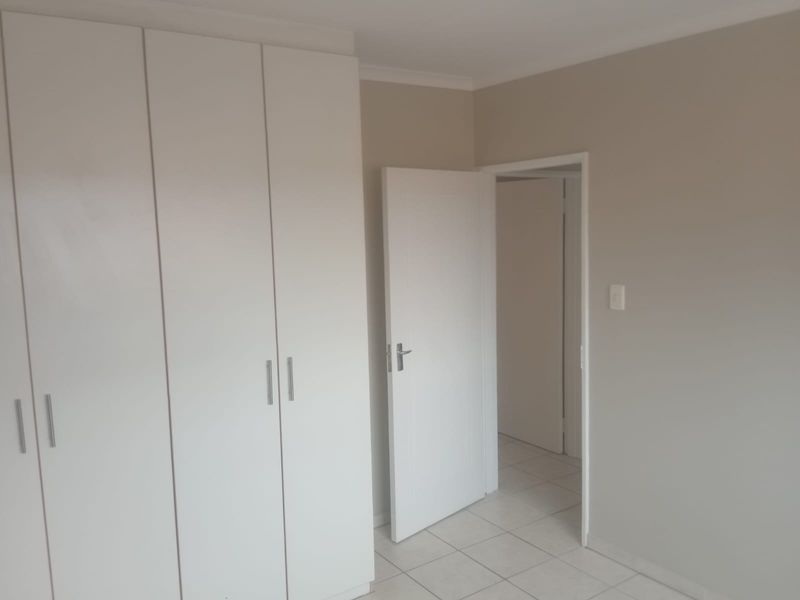 Spacious 3-Bedroom Townhouse in Secure Amalinda Complex - Photo 8