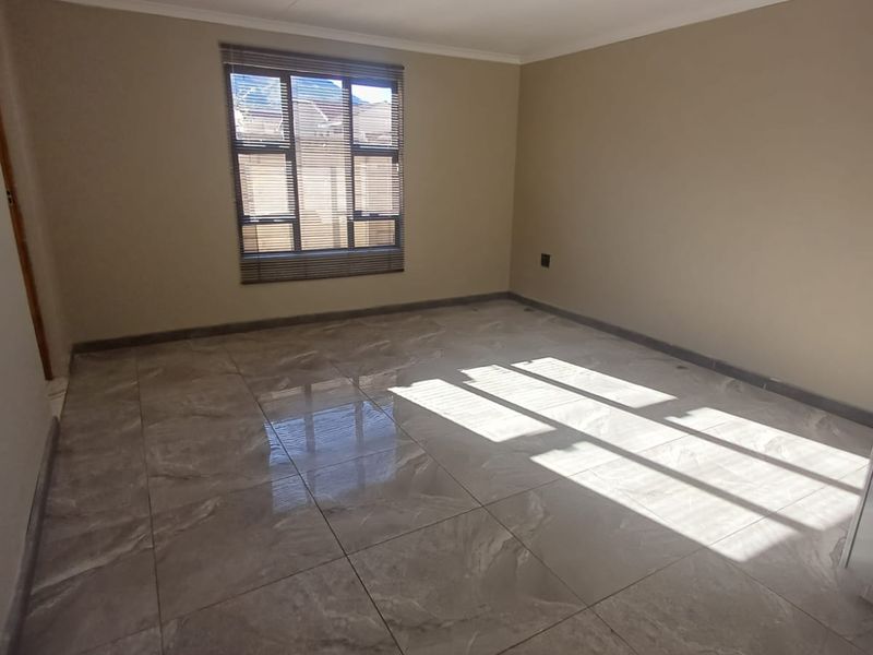 3 Bedroom house to let in Madeira Park - Photo 8