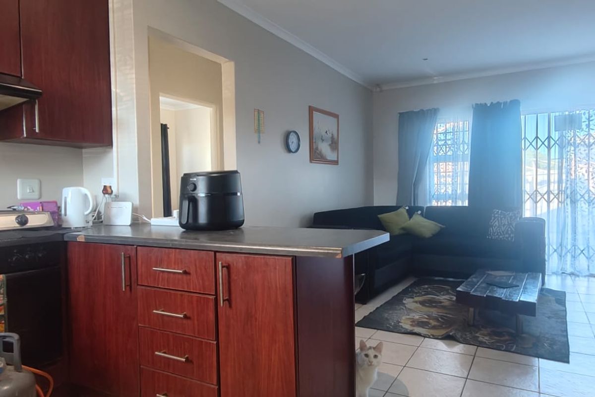 Charming 3-bedroom semi-detached home for rent in Parsons Ridge, Gqeberha—ideal for family living! - Photo 3